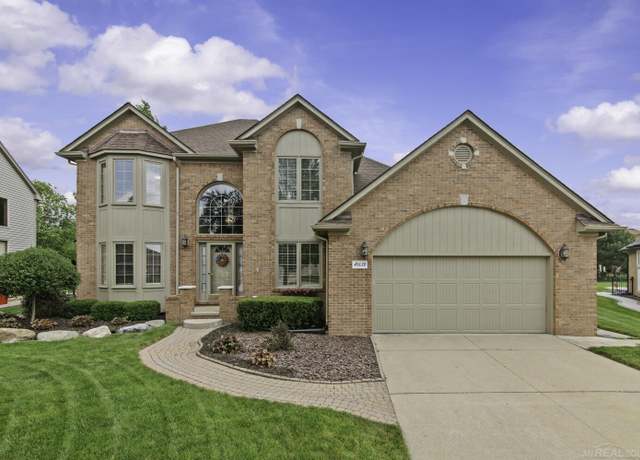 Property at 49638 Streamwood Dr, Macomb, MI 48044, 4 beds, 3.5 baths