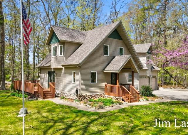 Property at 5655 Cozy Point Dr, Newaygo, MI 49337, 3 beds, 3 baths
