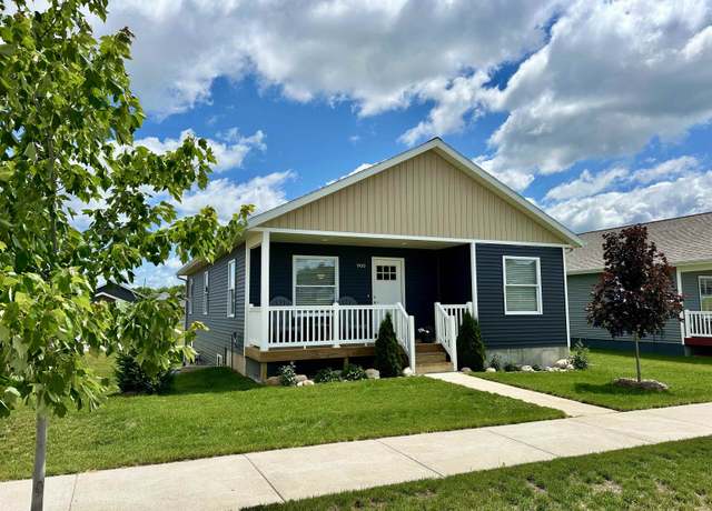 Property at 900 Sienna St, Traverse City, MI 49696, 3 beds, 2 baths