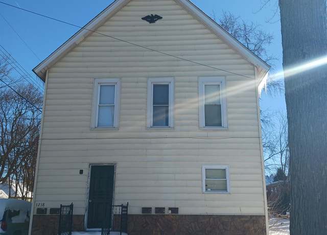 Property at 1218 8th St, Port Huron, MI 48060, 6 beds, 4 baths
