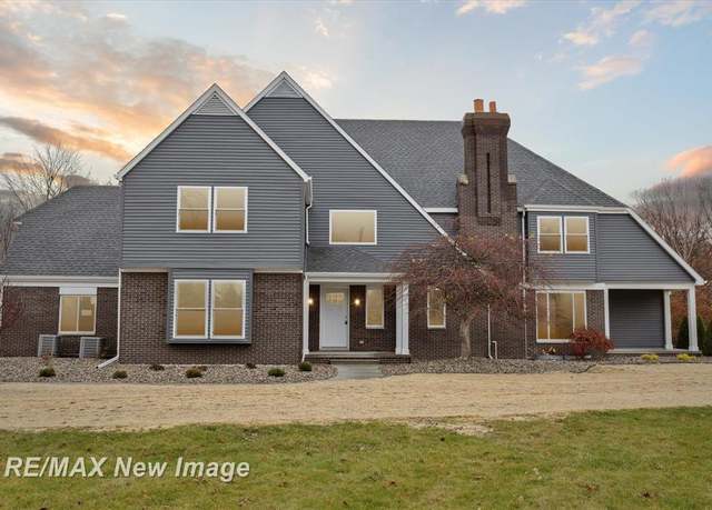 Property at 60 Golfview Dr, Saginaw, MI 48638, 5 beds, 4.5 baths
