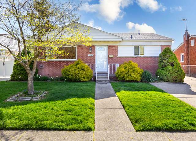 Property at 8241 Clippert St, Taylor, MI 48180, 3 beds, 1 bath