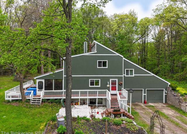 Property at 12445 Shaffer Rd, Davisburg, MI 48350, 4 beds, 3 baths