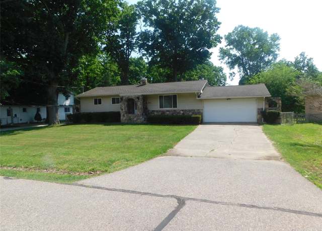 Property at 2310 Dexter Rd, Auburn Hills, MI 48326, 3 beds, 1 bath