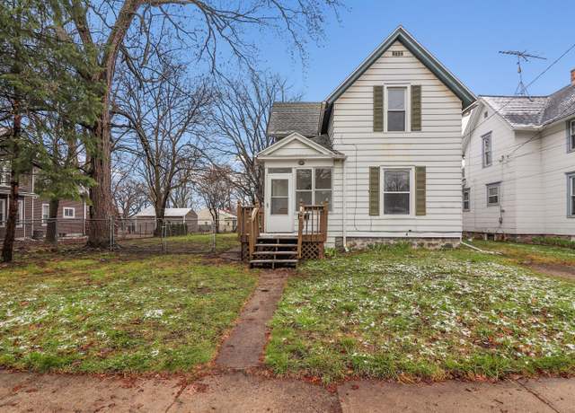 Property at 526 N State St, Jackson, MI 49201, 4 beds, 2 baths