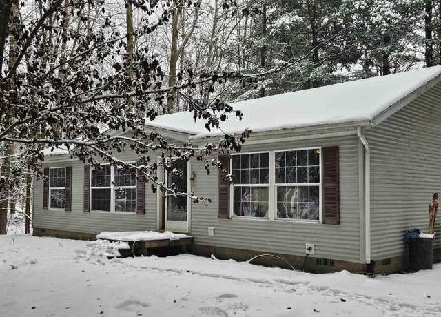 Property at 272 White Pine Ln, Croswell, MI 48422, 3 beds, 2 baths