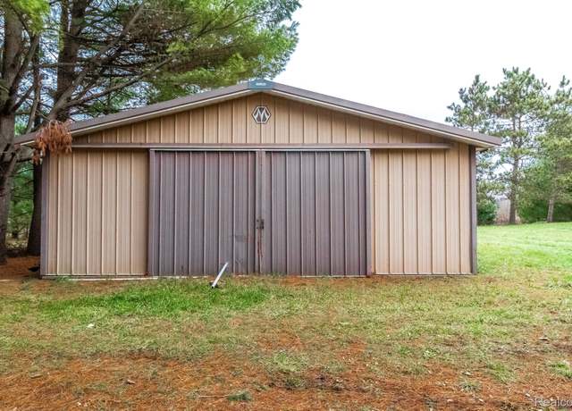Property at 6152 Old State Rd, North Branch Township, MI 48461, 1 bath