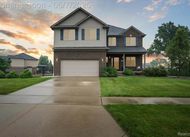 Property at 29459 Bradbury Dr, Flat Rock, MI 48134, 4 beds, 3.5 baths