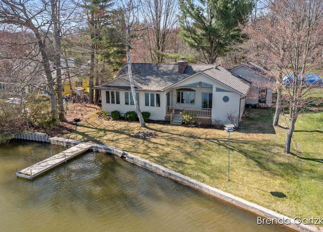 Property at 1599 E Clearwater St, Grant, MI 49327, 3 beds, 2 baths