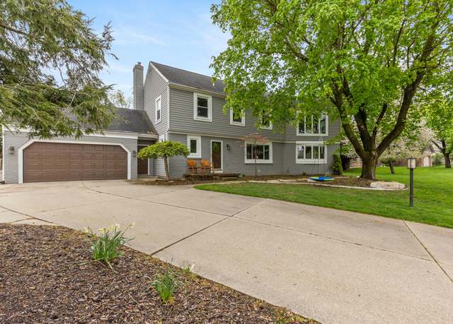 Property at 1442 Riverton Ave SE, Grand Rapids, MI 49546, 4 beds, 3.5 baths