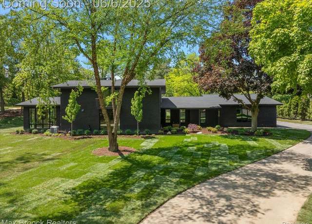 Property at 4340 Charing Cross Rd, Bloomfield Hills, MI 48304, 4 beds, 4 baths
