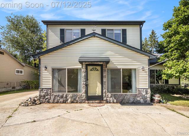 Property at 4420 Pinedale Ave, Clarkston, MI 48346, 3 beds, 2.5 baths