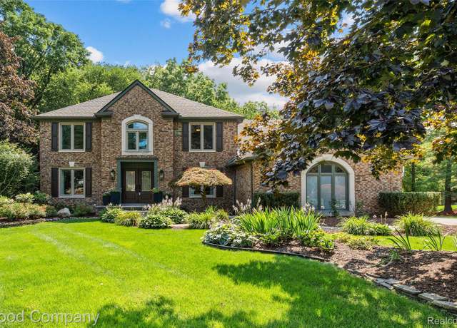 Property at 28660 Glenbrook Dr, Farmington Hills, MI 48331, 4 beds, 3.5 baths