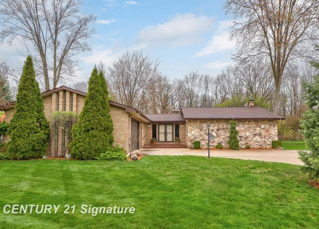 Property at 4640 Dale Ct, Bay City, MI 48706, 3 beds, 2 baths