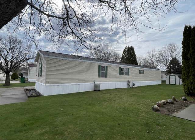 Property at 407 Farm Ln, Cadillac, MI 49601, 3 beds, 2 baths