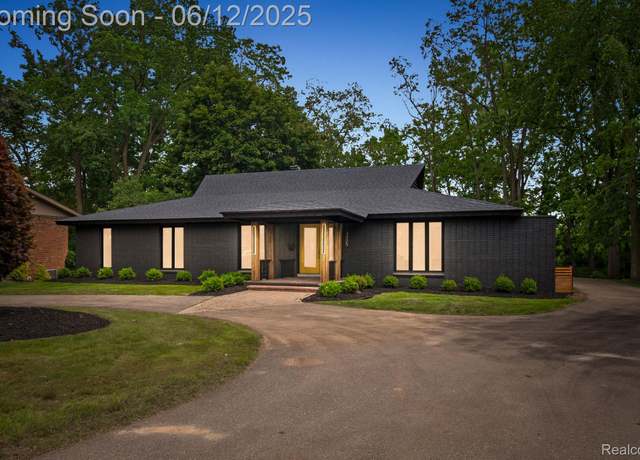 Property at 3405 Pine Estates Dr, Bloomfield Hills, MI 48323, 3 beds, 3 baths