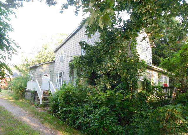 Property at 5284 Scotch Settlement Rd, Almont Township, MI 48003, 4 beds, 3 baths