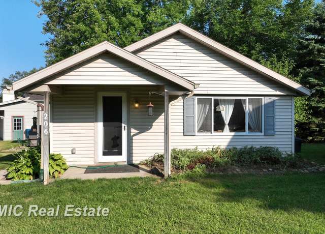 Property at 206 N Brady St, Vassar, MI 48768, 2 beds, 1 bath