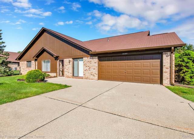 Property at 20382 Pine Meadow Dr, Clinton Township, MI 48036, 2 beds, 2 baths