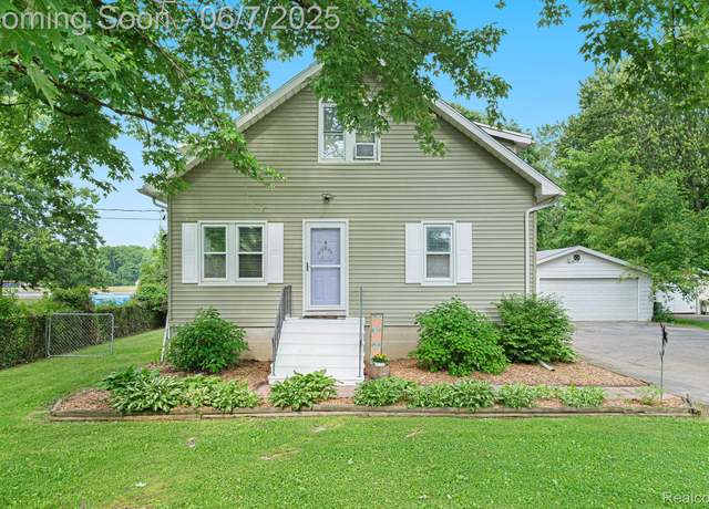 Property at 4019 N Belsay Rd, Flint, MI 48506, 4 beds, 2 baths