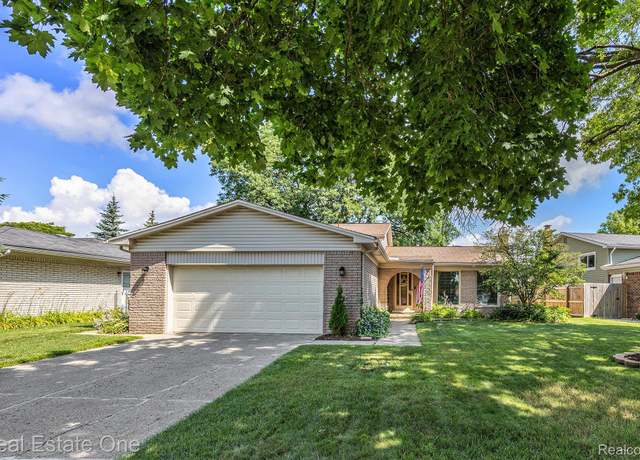 Property at 3307 Du Pon Dr, Sterling Heights, MI 48310, 4 beds, 2 baths