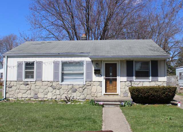 Property at 17915 Birmingham St, Roseville, MI 48066, 3 beds, 1 bath
