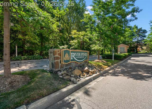 Property at 22180 River Pines Dr. Dr Unit UN/57, Farmington Hills, MI 48335, 2 beds, 3 baths
