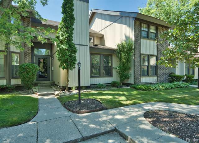 Property at 25279 Greenbrooke Dr, Southfield, MI 48033, 2 beds, 2 baths