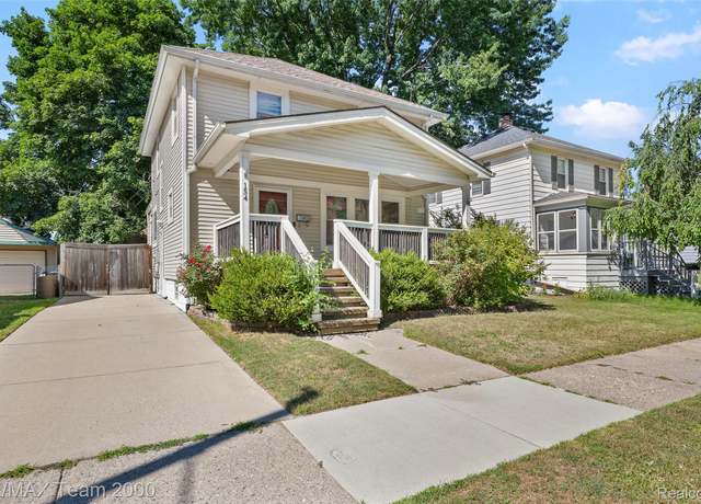 Property at 154 Gallup St, Mount Clemens, MI 48043, 4 beds, 2 baths