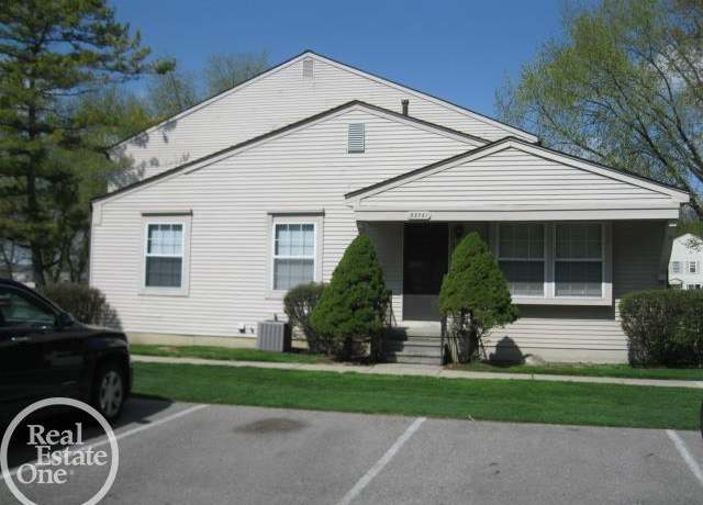 Property at 33761 Bayview Dr, Chesterfield, MI 48047, 2 beds, 1 bath