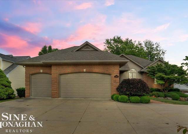 Property at 1407 Oakland St, Saint Clair, MI 48079, 2 beds, 2.5 baths