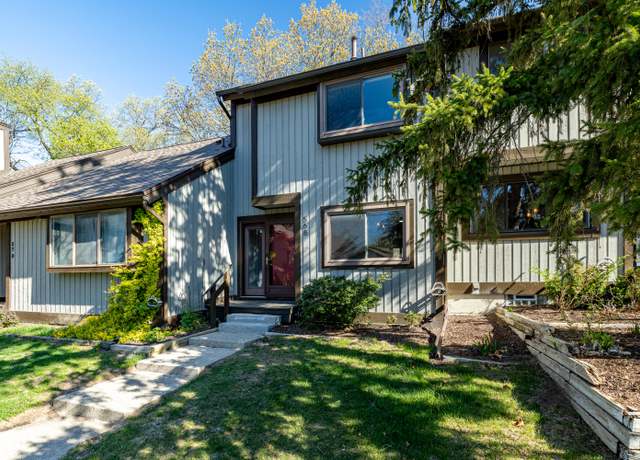 Property at 568 Foxboro Sq, Brighton, MI 48116, 2 beds, 1.5 baths
