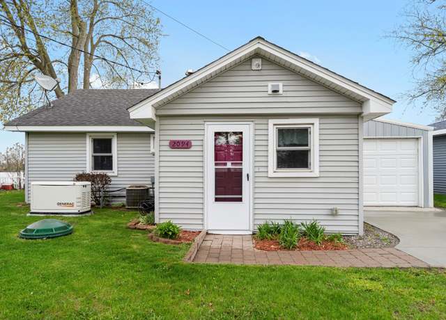 Property at 2094 Kingston St, White Lake, MI 48386, 2 beds, 1.5 baths