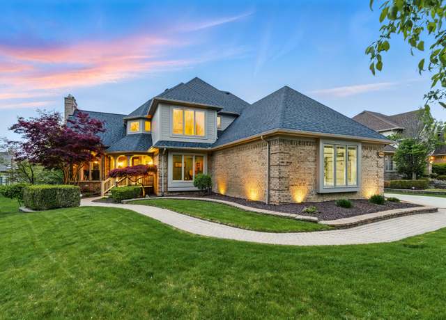 Property at 21005 Dundee Dr, Novi, MI 48375, 5 beds, 3.5 baths