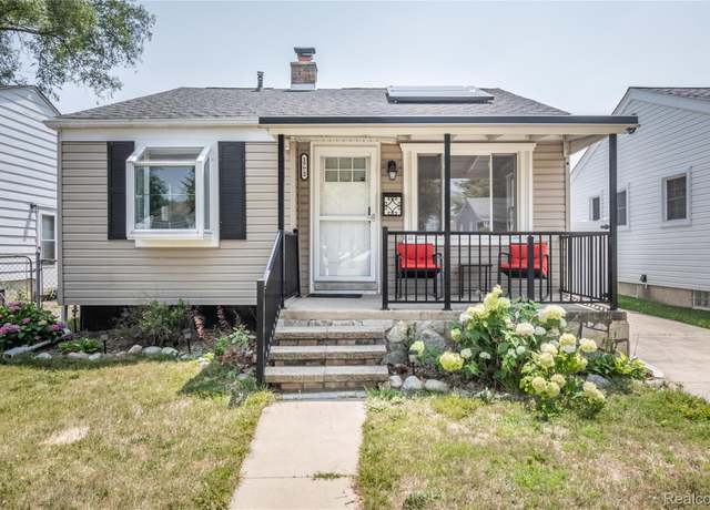 Property at 1772 University St, Ferndale, MI 48220, 2 beds, 1 bath