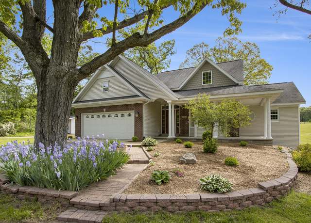 Property at 6541 S 6th St, Kalamazoo, MI 49008, 4 beds, 3.5 baths