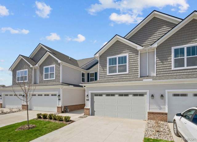 Property at 1802 Salt Springs Dr, Saline, MI 48176, 3 beds, 2.5 baths