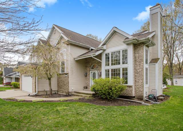 Property at 19694 Dogwood Dr, New Buffalo, MI 49117, 4 beds, 2.5 baths