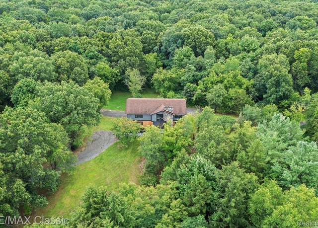 Property at 295 Whispering Pines Pnes, Milford, MI 48380, 4 beds, 4.5 baths