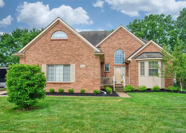 Property at 34444 Fargo St, Livonia, MI 48152, 4 beds, 2.5 baths