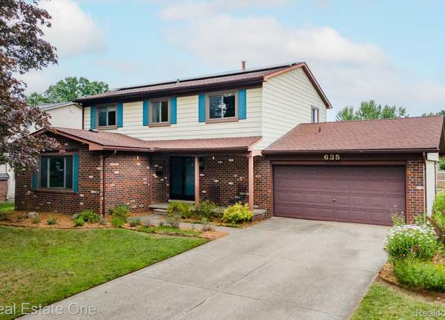 Property at 635 Randall Dr, Troy, MI 48085, 4 beds, 2.5 baths
