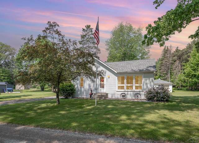 Property at 3077 Edson St, Coleman, MI 48618, 3 beds, 1 bath