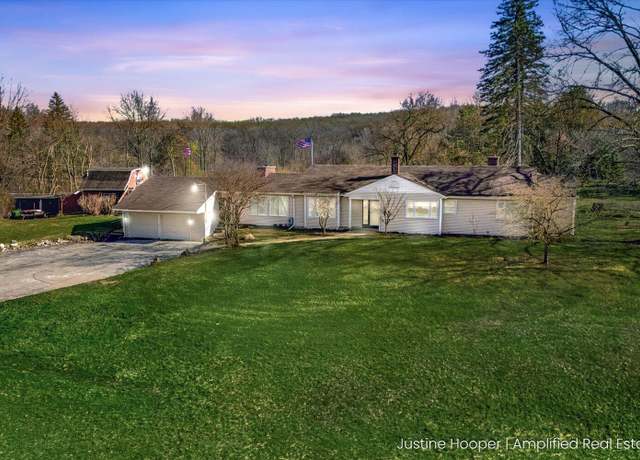 Property at 1220 W Green St, Hastings, MI 49058, 4 beds, 3.5 baths