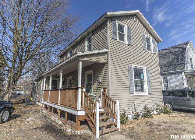 Property at 825 Pennoyer Ave, Grand Haven, MI 49417, 3 beds, 2 baths