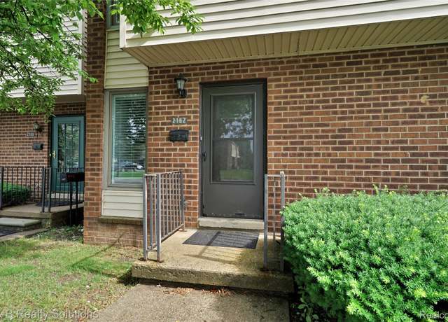 Property at 2162 Village West Dr S, Lapeer, MI 48446, 3 beds, 2.5 baths