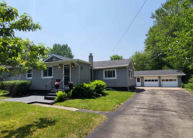Property at 1010 S Pearce St, Owosso, MI 48867, 3 beds, 1.5 baths
