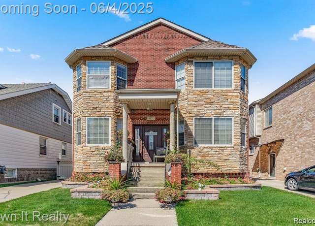 Property at 4851 Williamson St, Dearborn, MI 48126, 5 beds, 3.5 baths