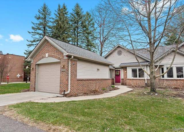 Property at 21304 Juniper Ct #69, Farmington Hills, MI 48336, 2 beds, 2 baths