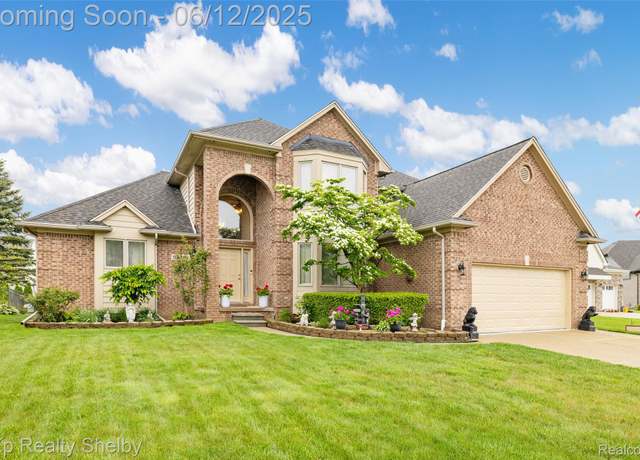 Property at 52381 Monaco Dr, Macomb, MI 48042, 4 beds, 2.5 baths