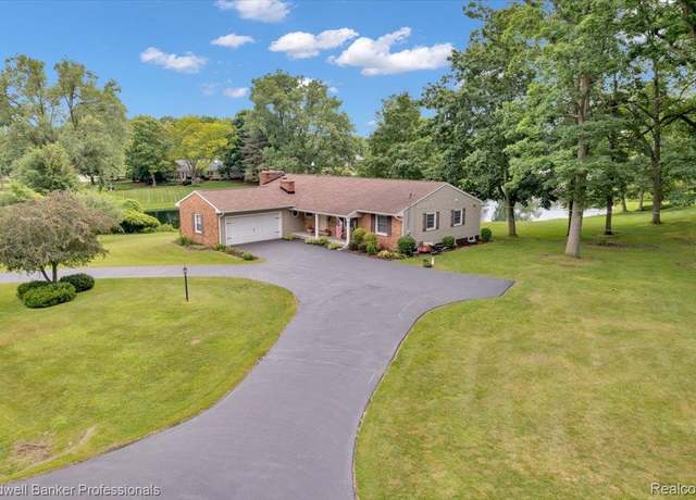 Property at 1526 Rulane Dr, Lapeer, MI 48446, 4 beds, 2.5 baths